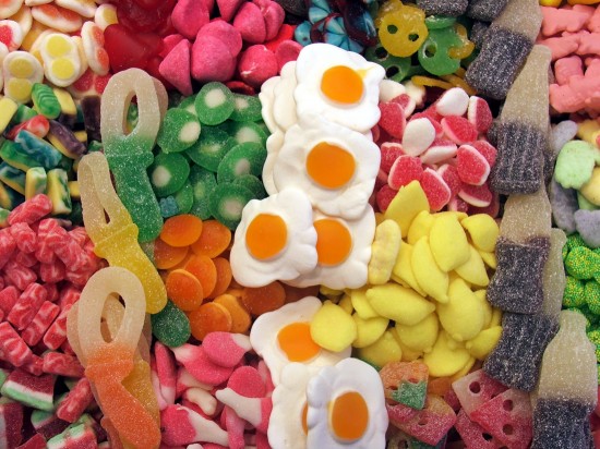 a variety of jelly sweets, penny sweets, candy (chucherias y golosinas)